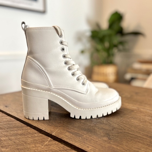 Steve Madden White Bloomed Leather Lace-Up Boots. Combat. Heals - Picture 1 of 9